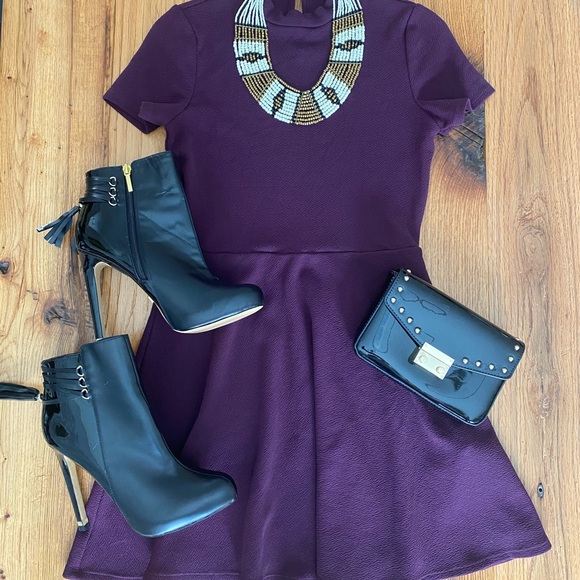 Purple Burgundy Collared Short Sleeve Dress - Picture 3 of 7